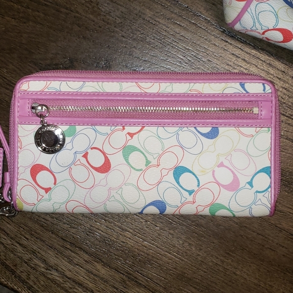 Coach #F16875 Chelsea Tote Handbag & Wallet Set - Picture 16 of 17